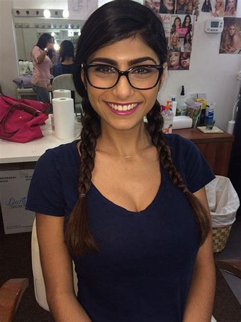 porno mia khlifa|Mia Khalifa Porn Videos 